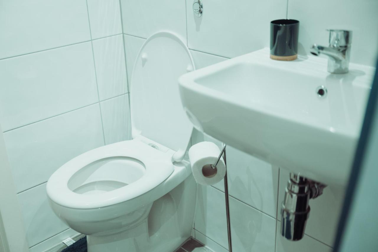Апартаменты Bv Rare 3 Bedrooms At Conditioning House Bradford Perfect For Contractors