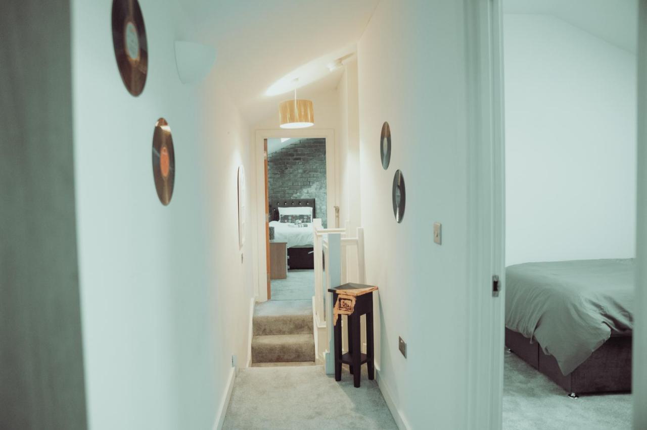 Apartment Bv Rare 3 Bedrooms At Conditioning House Bradford Perfect For Contractors *